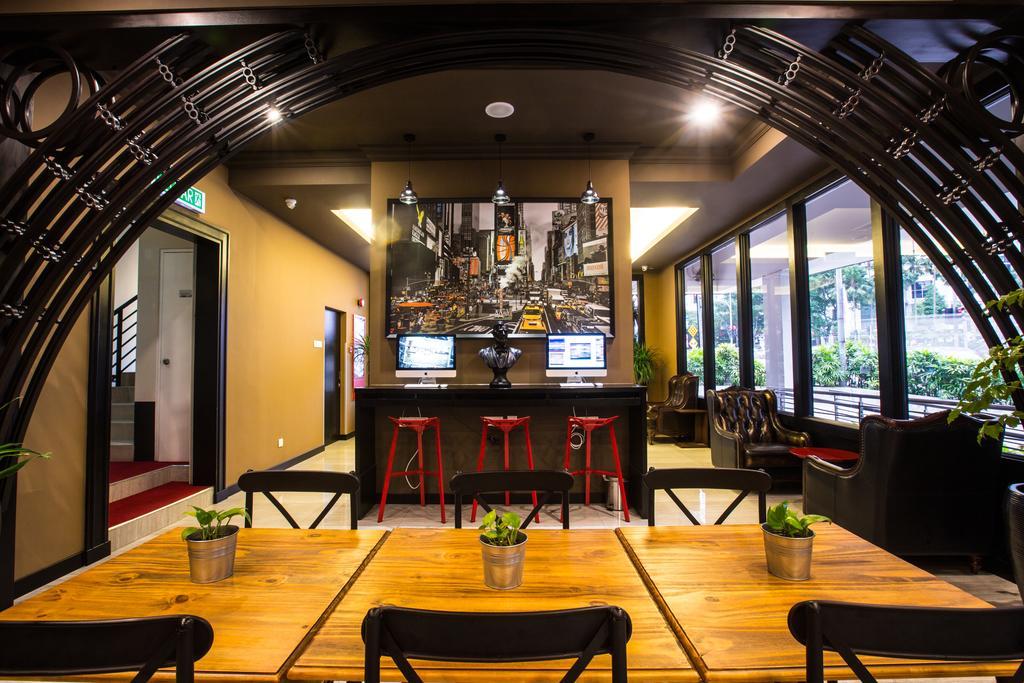 Manhattan Business Hotel Damansara Perdana Petaling Jaya Ngoại thất bức ảnh