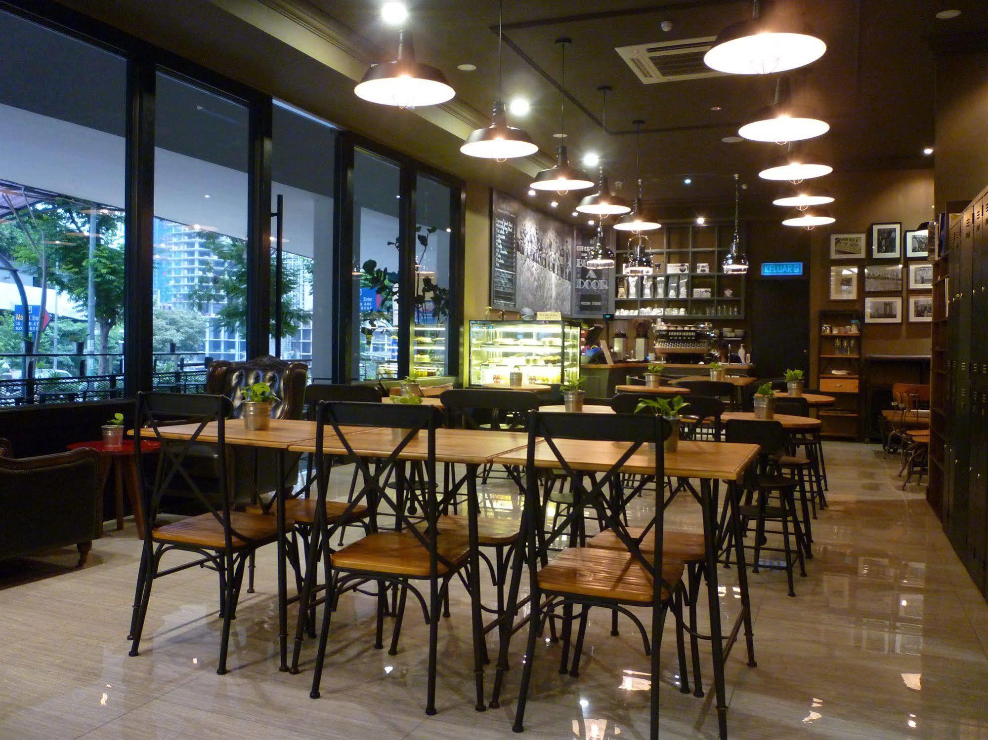 Manhattan Business Hotel Damansara Perdana Petaling Jaya Ngoại thất bức ảnh